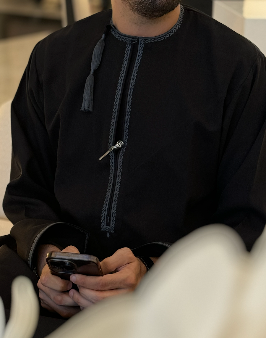 زفير قميص عماني